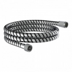 Verchromter Duschschlauch mit schwarzen Spiralstreifen und Metallgewinden.