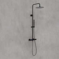 Schwarzes Duschsystem mit runder Kopfbrause, Handbrause und Thermostatarmatur.