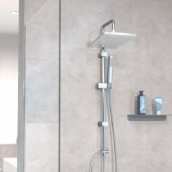 Chrom-Duschsystem mit eckiger Kopfbrause und Handbrause an Wandstange