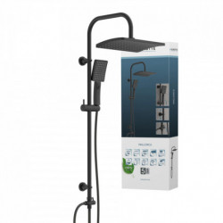 Schwarzes Duschsystem mit quadratischer Kopfbrause, Handbrause und Wandstange neben Verpackung