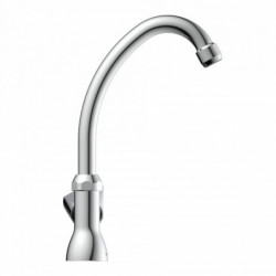 Verchromter Wasserhahn mit hohem, gebogenem Auslauf und Strahlregler.