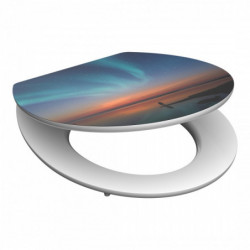 Weißer Toilettensitz mit Motiv eines Sonnenuntergangs und Polarlichtern am Meer